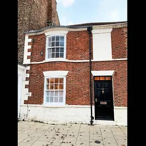 https://stokesley-old-post-office.yorkshirehotels.net